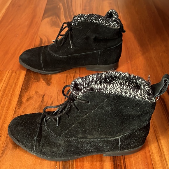 Sam & Libby Black Suede Ankle Booties with Knit Lining, Size 6 1/2 - Picture 3 of 8